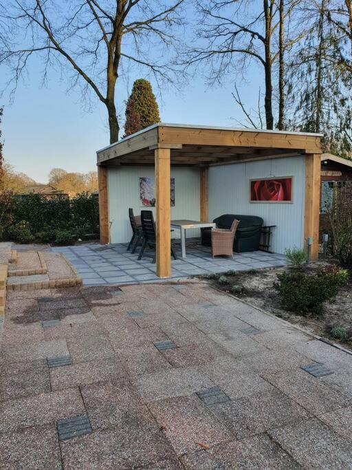 Cozy Chalet For 4 Veluwe Пюттен Экстерьер фото